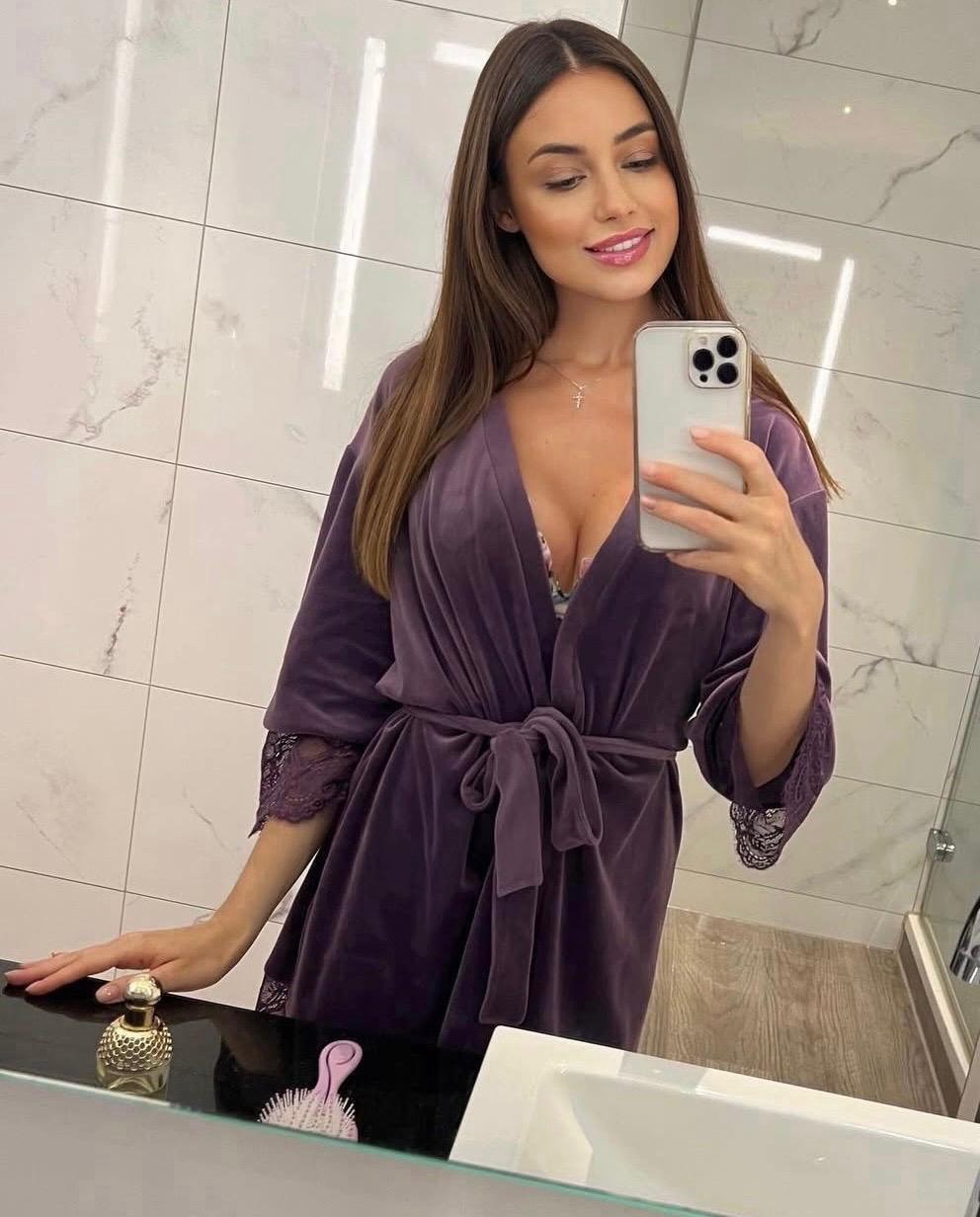 Escort - NATIUSKA - Ibiza Tops